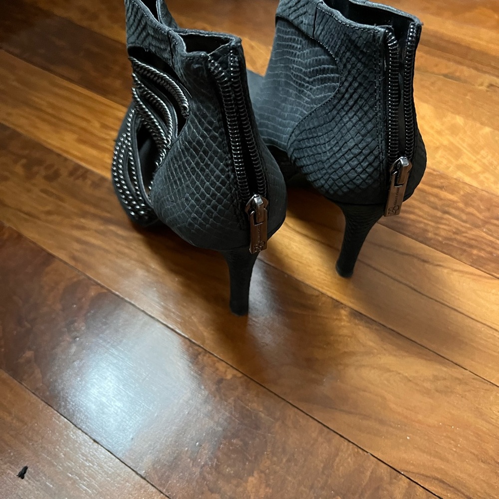 Great black heels